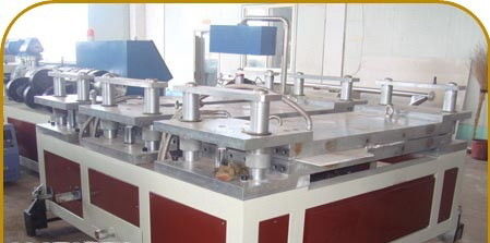 De tweelingmachine van de Schroef Plastic Uitdrijving, WPC-Raadsproductielijn