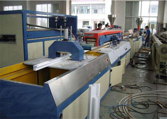 Goede prijs. Volledig Automatische Houten Plastic Samenstelling/WPC-Profielproductielijn online