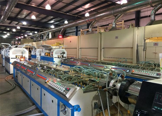 Goede prijs. De houten Plastic Samengestelde Productielijn van het Machinewpc Profiel voor Venster online