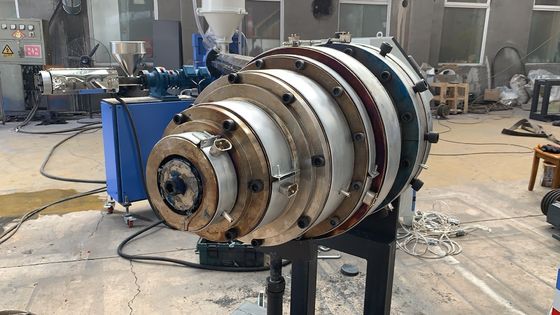 Goede prijs. High Speed HDPE Pipe Extrusion Line voor watervoorziening, grote diameter HDPE PE-pipe productieapparatuur online