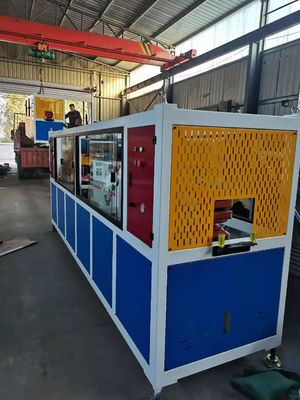 Goede prijs. Profielproduct Plastic Profile Extrusion Line met 38 Moaia schroefmateriaal 380V 50HZ Spanning online