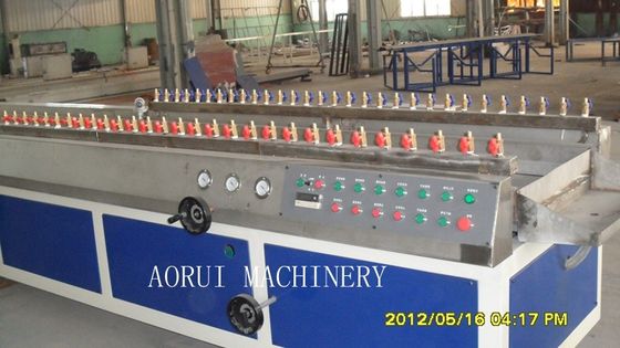 Goede prijs. Plastic en Houten de Uitdrijvingslijn van het Schuimplasticprofiel, Pvc-Profiel Productiemachine online