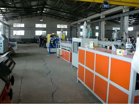 Goede prijs. De enige van de de Uitdrijvingslijn van de Schroef Plastic Pijp Vezel van pvc versterkte Zachte Productiemachines online