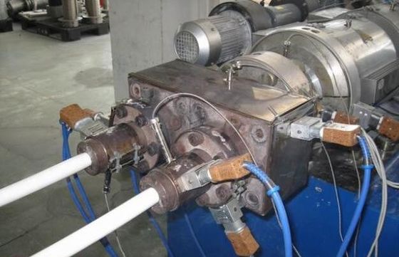 Goede prijs. De plastic Pijp Extruder van de de Schroefpp/pe Tweelingpijp van de Productiemachine Enige online