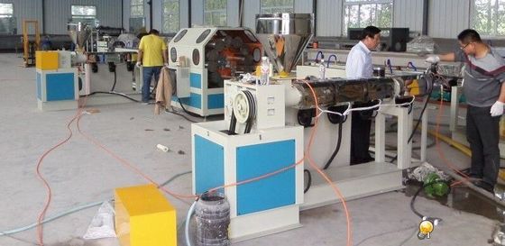Goede prijs. Hoge Efficiënte Plastic Zachte Plastic de Pijpproductielijn 380X 50HZ van de Uitdrijvingsmachine online