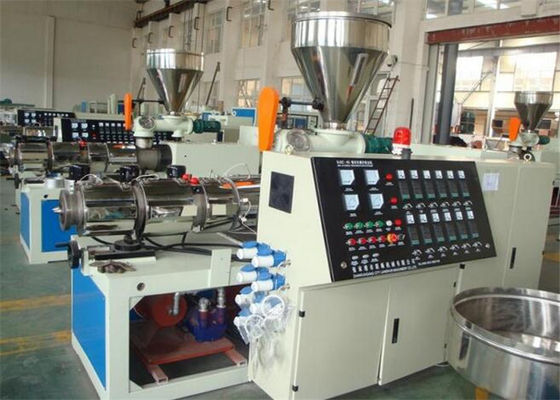 Goede prijs. Plastic pvc-Pijp/Profiel/Raad/Blad de Tweelingmachine 80-100KG/H van de Schroefuitdrijving online