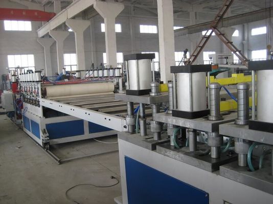 Goede prijs. De tweelinglijn van Extruson van het Schroefwpc Contruction Malplaatje, de Extruder van het Bouwmalplaatje online