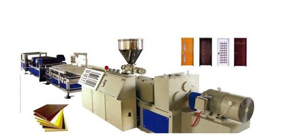 Goede prijs. De Uitdrijvingslijn van de Multilayerswpc Plastic Raad volledig Automatische 350 - 400 Kg/u online