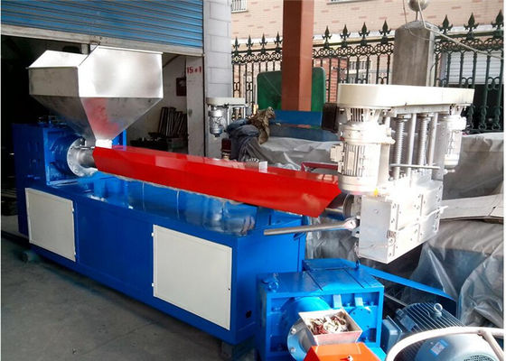 Goede prijs. Afval Plastic Recyclingskorrels die de Dubbele Motor van de Machinesiemens van de schroefextruder maken online