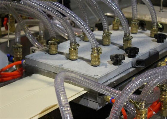 Goede prijs. De Uitdrijvingslijn van het steen Plastic Blad, volledig Automatische Marmeren het Bladmachine van pvc online