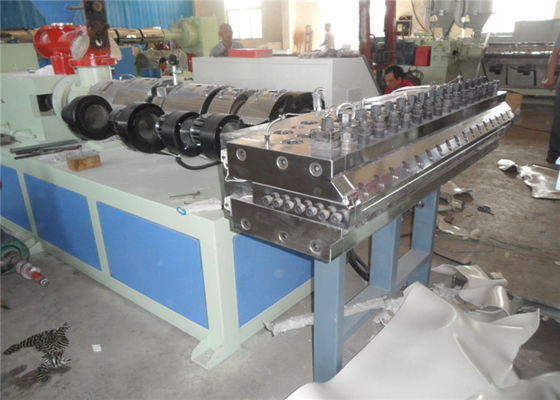Goede prijs. 380V pvc-de Machine 600kg/H van de Schuimraad voor Bouwbekisting online