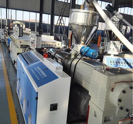 Goede prijs. de Raadsproductielijn van 380V WPC, Houten Plastic Samengestelde Machines online
