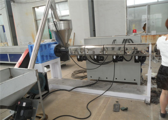 Goede prijs. PE van het de Decoratieprofiel van pvc WPC Houten de Uitdrijvingslijn, WPC-het Profielmachines van pvc online