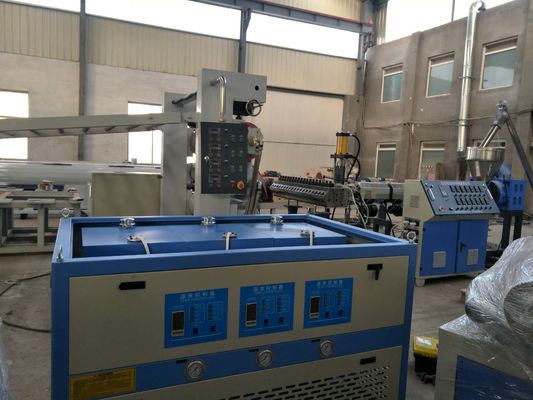 Goede prijs. Decoratieve van de de Raadsproductielijn WPC van pvc Vrije van de het Schuimraad van pvc Machine 1220mm Breedte online