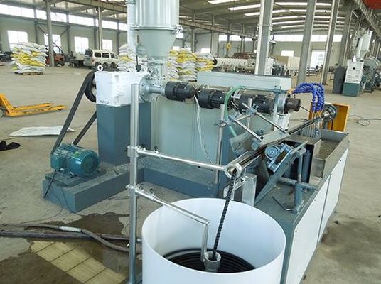 Goede prijs. Auto Golfpijpproductielijn, de Hydraulische Extruder van de de Koker Enige Schroef van Slangsprial Beschermende online