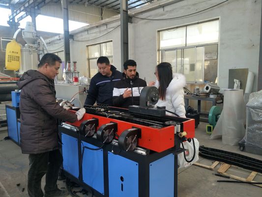 Automatische Plastic PE van de Uitdrijvingslijn 65KG/H Enige Muur Golfpijpmachine