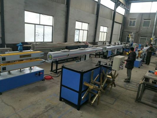 Watertanks PP/PE/PVC-pijpen Productielijn Eén schroef Hoge productiviteit