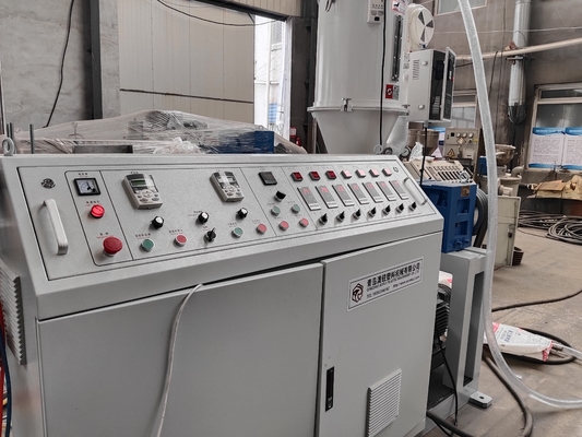 Automatische PE golfbuis making machine voor afvoersystemen, SJ65/33 HDPE golfbuis extrusiemachine