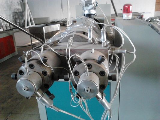 Goede prijs. Van de de Schroef Plastic Pijp van pvc Tweeling de Uitdrijvingslijn, de Machine van de Pijpextruder online