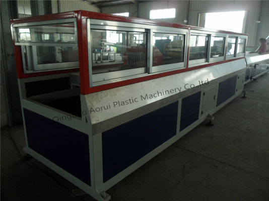 Goede prijs. Lijn van de het Profieluitdrijving van pvc WPC van het vlekstaal de Plastic, WPC-het Comité van Profielceilling Machine online