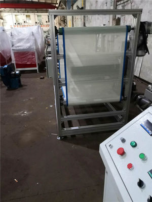 Goede prijs. Kleinschalige niet Geweven Productiemachine 600mm de Extruder van pp Meltblown voor Gezichtsmasker online