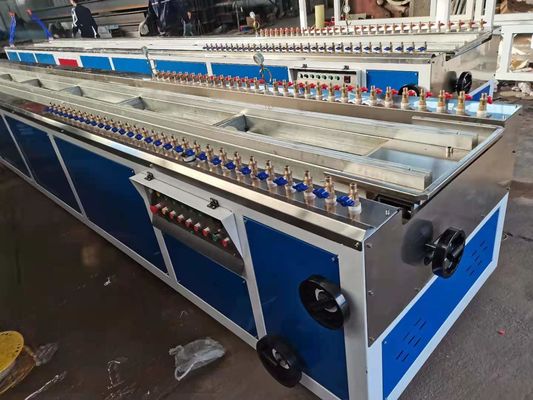 Goede prijs. Pvc-Profiel de Kabeltrunking van de Productiemachine Ce van de de Uitdrijvingslijn van het Vensterprofiel online