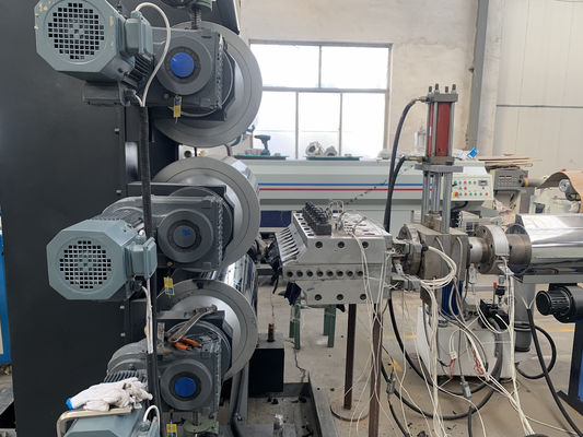 Goede prijs. De dubbele Throttling Tweelingmachine van de het Schuimraad van Schroefpvc online