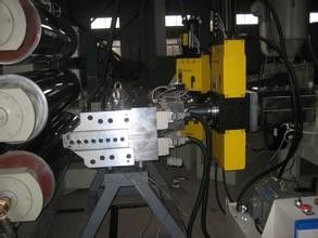 Goede prijs. 1220mm WPC Bouwmalplaatje/WPC-Meubilairraad die Machine ISO9001 maken online