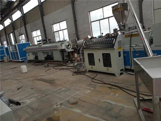 16 mm tot 630 mm PVC-pijpproductielijn CE-certificaat Twin Screw PVC Pipe Extrusion Machine